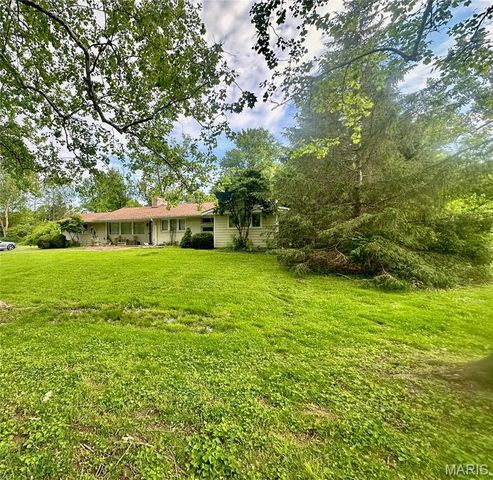 9 Ranch Lane, St Louis, MO 63131
