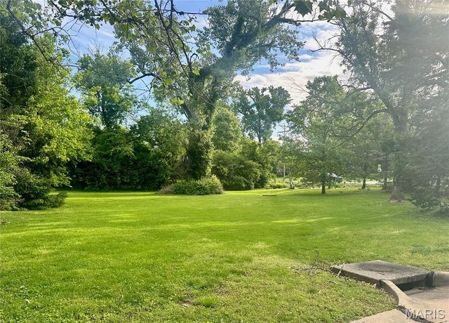9 Ranch Lane, St Louis, MO 63131