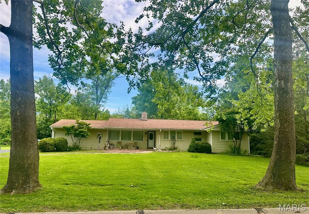 9 Ranch Lane, St Louis, MO 63131