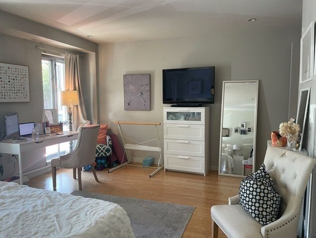 691 Massachusetts Ave 102, Boston, MA 02118