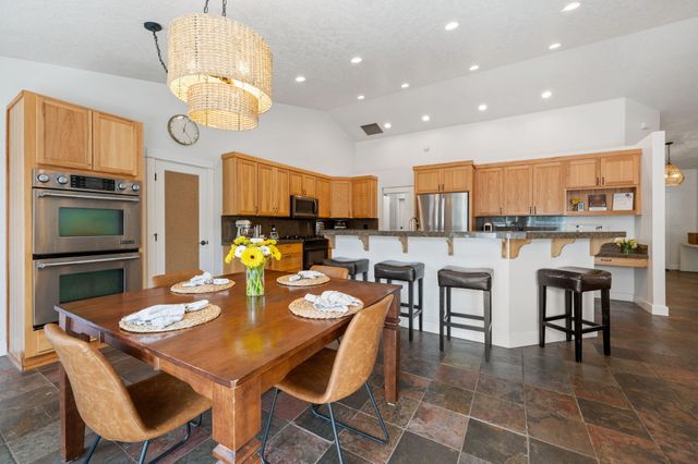 20881 Top Knot Lane, Bend, OR 97701