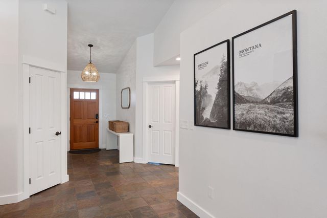 20881 Top Knot Lane, Bend, OR 97701