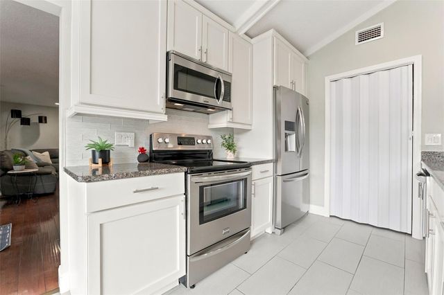 4002 PEBBLESTONE PLACE, Tampa, FL 33624