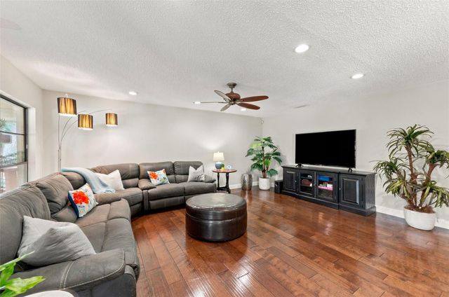 4002 PEBBLESTONE PLACE, Tampa, FL 33624