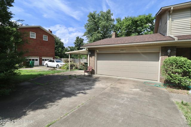 8907 Lakeridge Dr, Louisville, KY 40272