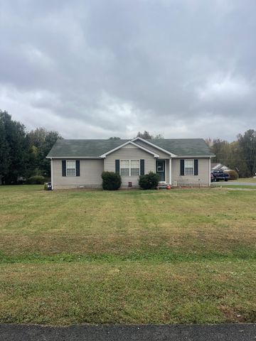 135 Leigh Anna Cir, Lafayette, TN 37083
