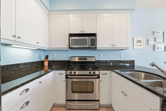 845 Harbor Cliff Way 305, Oceanside, CA 92054