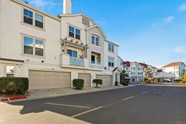 845 Harbor Cliff Way 305, Oceanside, CA 92054