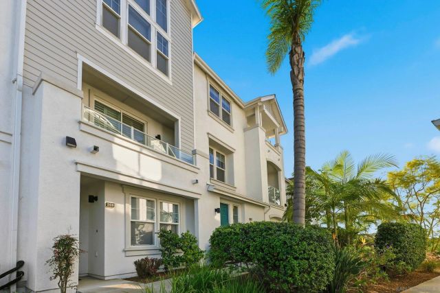845 Harbor Cliff Way 305, Oceanside, CA 92054