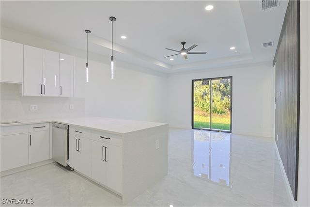 847 Duplex ST E, Lehigh Acres, FL 33974