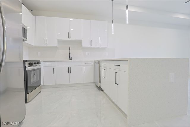 847 Duplex ST E, Lehigh Acres, FL 33974