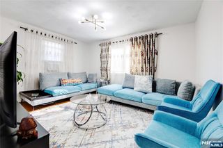4 Elm Street, Bloomingdale, NJ 07403