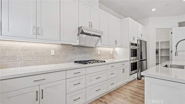 9327 Astor, Irvine, CA 92618