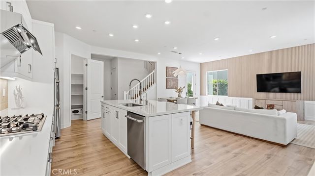 9327 Astor, Irvine, CA 92618