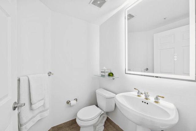 100 S Birch Road 1004, Fort Lauderdale, FL 33316