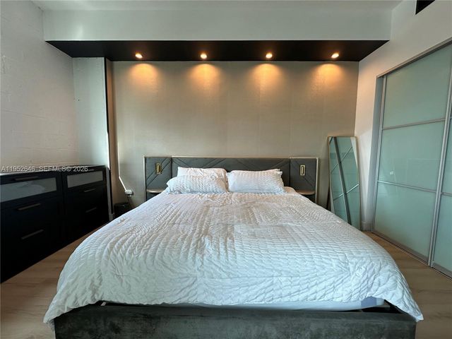 234 NE 3rd St 1805, Miami, FL 33132