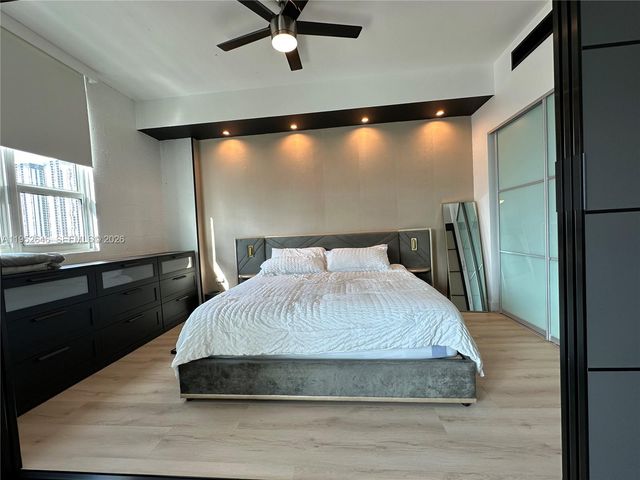 234 NE 3rd St 1805, Miami, FL 33132