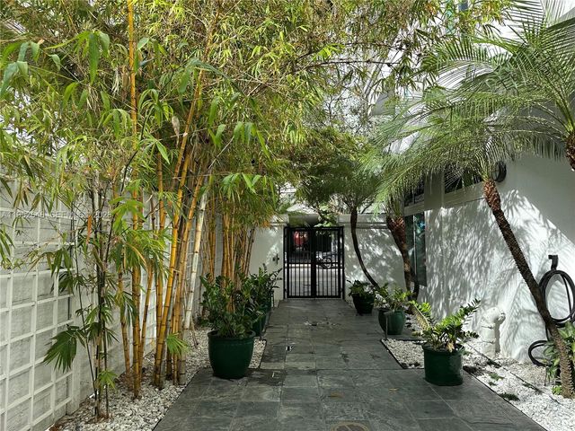 234 NE 3rd St 1805, Miami, FL 33132