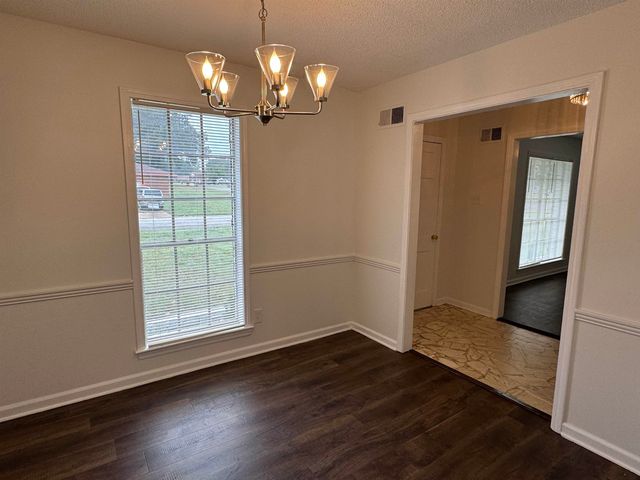 3612 HAZELHEDGE DR, Memphis, TN 38116