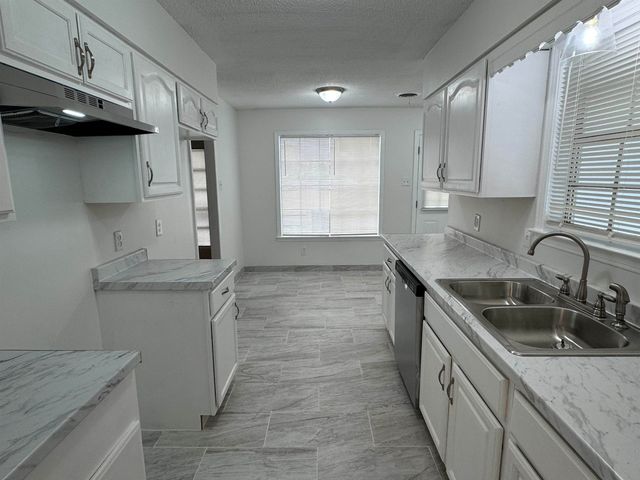 3612 HAZELHEDGE DR, Memphis, TN 38116