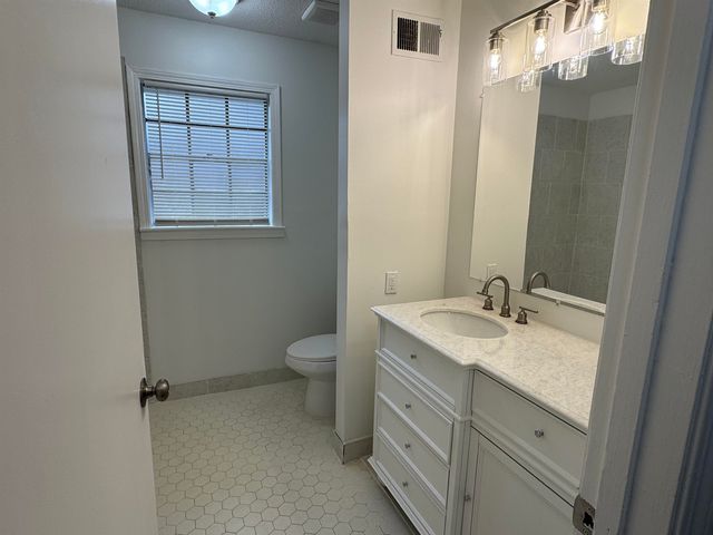 3612 HAZELHEDGE DR, Memphis, TN 38116