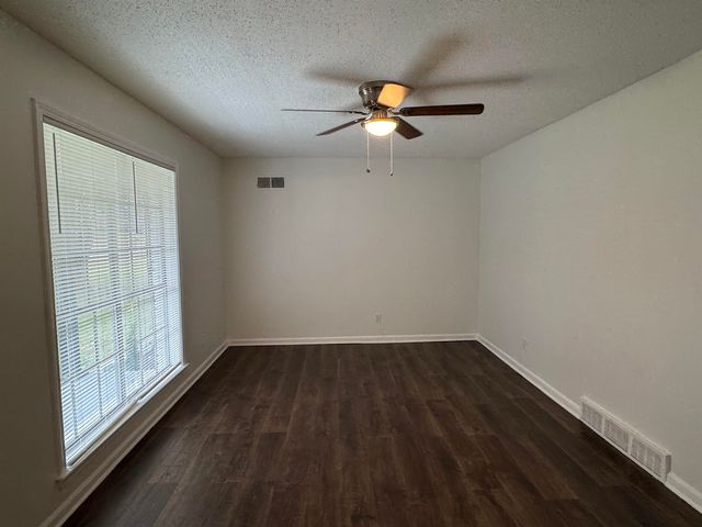 3612 HAZELHEDGE DR, Memphis, TN 38116