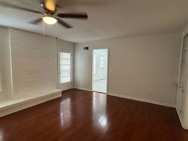 3612 HAZELHEDGE DR, Memphis, TN 38116