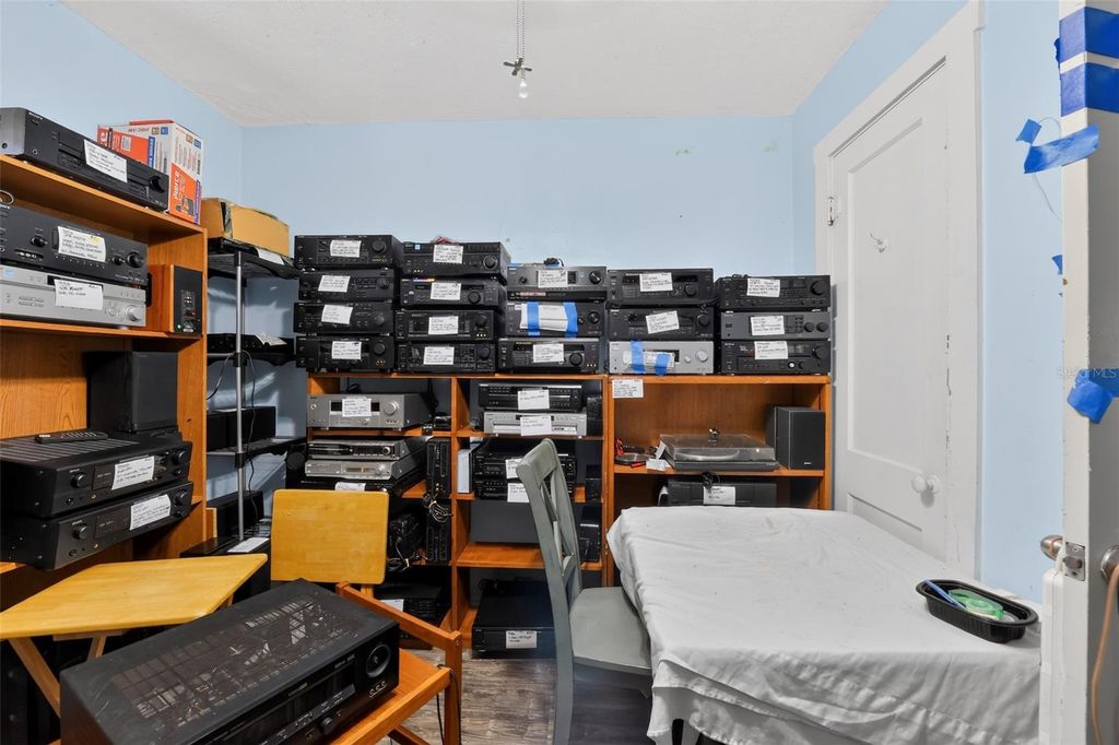 Image 28 of property listing at 806 35TH STREET W, Bradenton, FL 34205