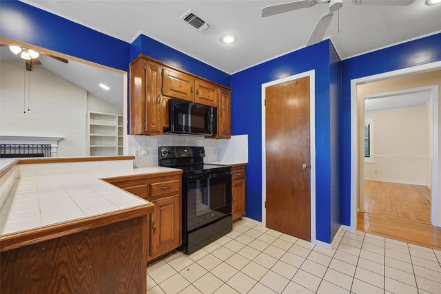 1721 High Ridge Road, Benbrook, TX 76126