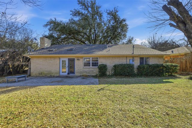 1721 High Ridge Road, Benbrook, TX 76126