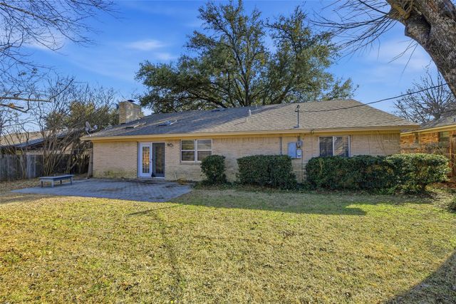 1721 High Ridge Road, Benbrook, TX 76126
