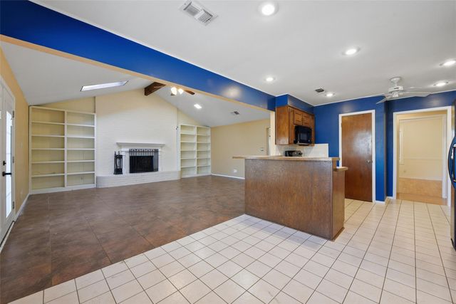 1721 High Ridge Road, Benbrook, TX 76126