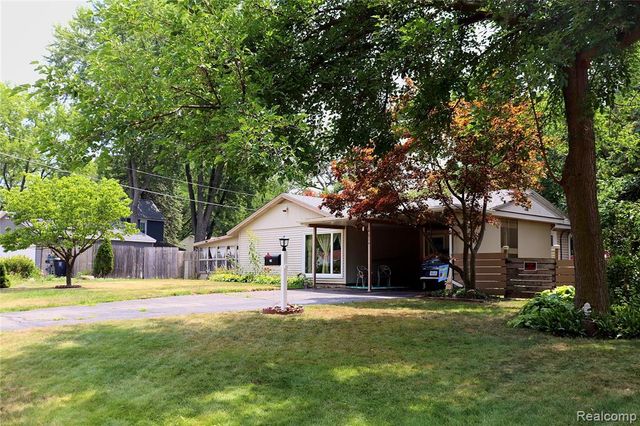 714 Country Club Lane, Flint, MI 48507
