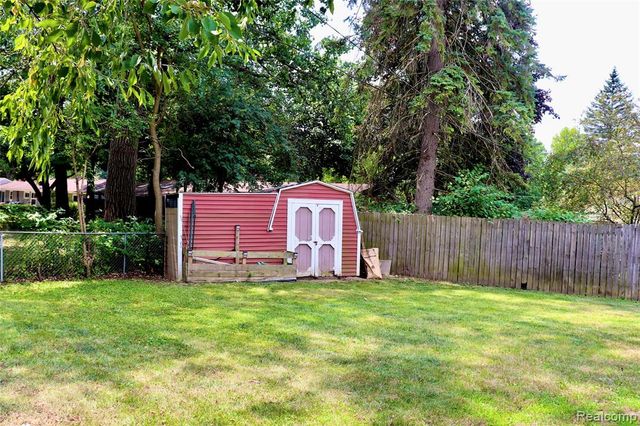 714 Country Club Lane, Flint, MI 48507