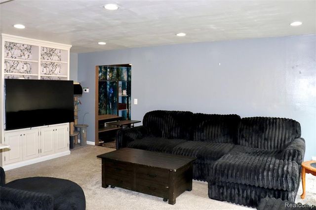 714 Country Club Lane, Flint, MI 48507