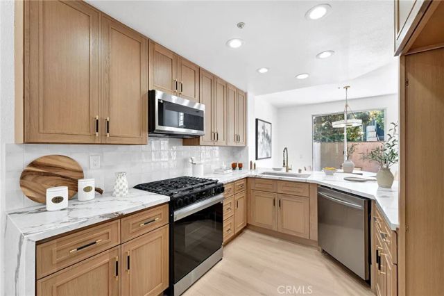 13459 Savanna, Tustin, CA 92782