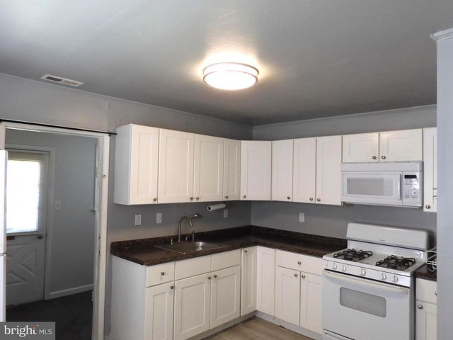 8220 CORNWALL RD, Baltimore, MD 21222