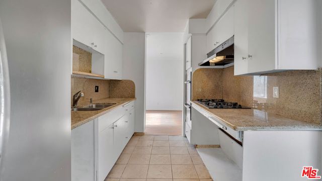 6251 Coldwater Canyon Avenue 101, North Hollywood, CA 91606