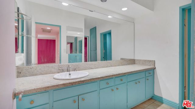 6251 Coldwater Canyon Avenue 101, North Hollywood, CA 91606