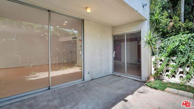 6251 Coldwater Canyon Avenue 101, North Hollywood, CA 91606