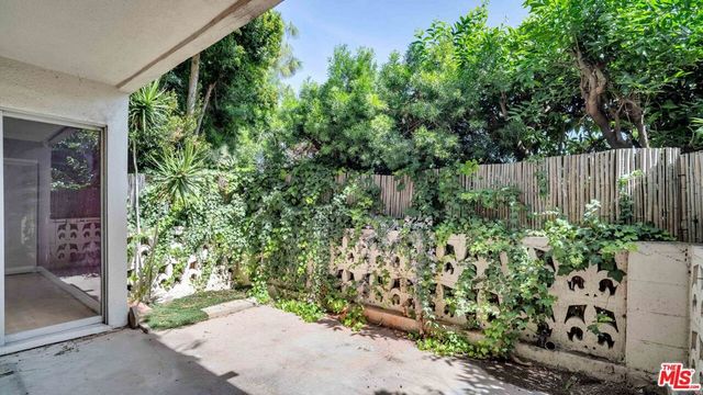 6251 Coldwater Canyon Avenue 101, North Hollywood, CA 91606