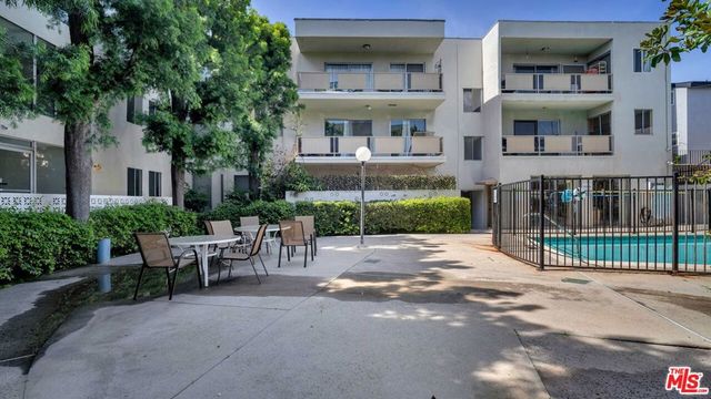 6251 Coldwater Canyon Avenue 101, North Hollywood, CA 91606