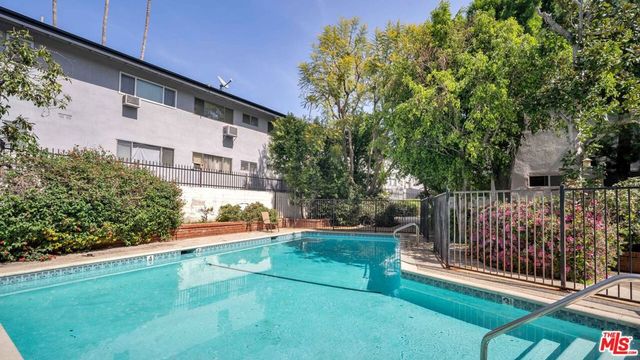 6251 Coldwater Canyon Avenue 101, North Hollywood, CA 91606