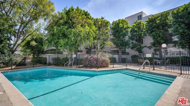 6251 Coldwater Canyon Avenue 101, North Hollywood, CA 91606