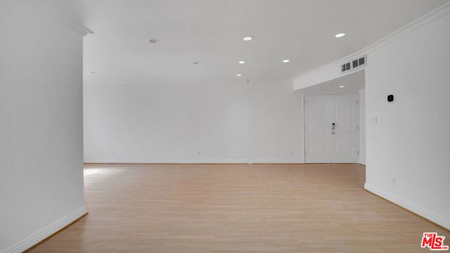 6251 Coldwater Canyon Avenue 101, North Hollywood, CA 91606