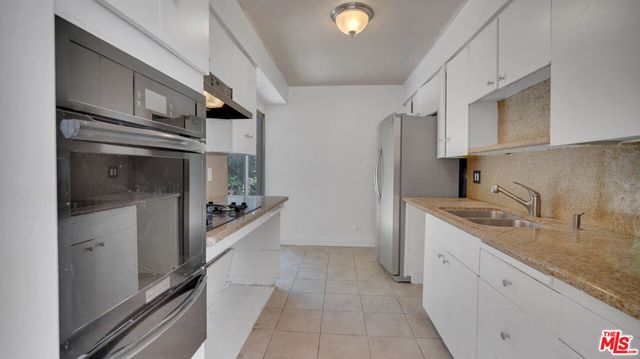 6251 Coldwater Canyon Avenue 101, North Hollywood, CA 91606