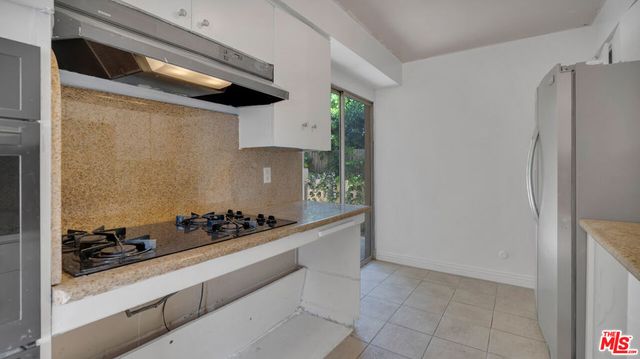 6251 Coldwater Canyon Avenue 101, North Hollywood, CA 91606