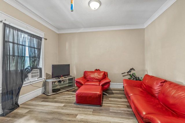 1116 W Keefe AVENUE, Milwaukee, WI 53206