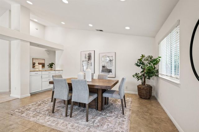 2240 Moraga Dr, Lincoln, CA 95648