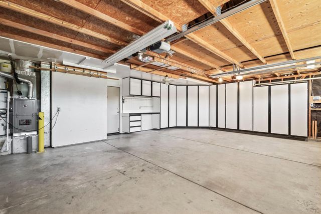 2240 Moraga Dr, Lincoln, CA 95648